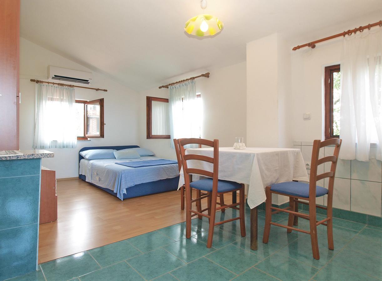 Milan 1665 Apartma Peroj