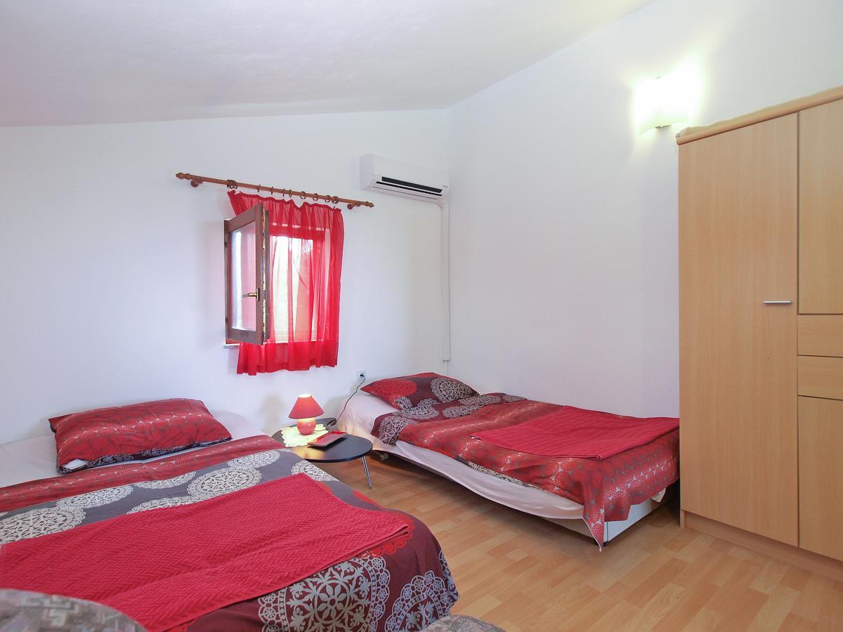 Apartma Milan 1665 *